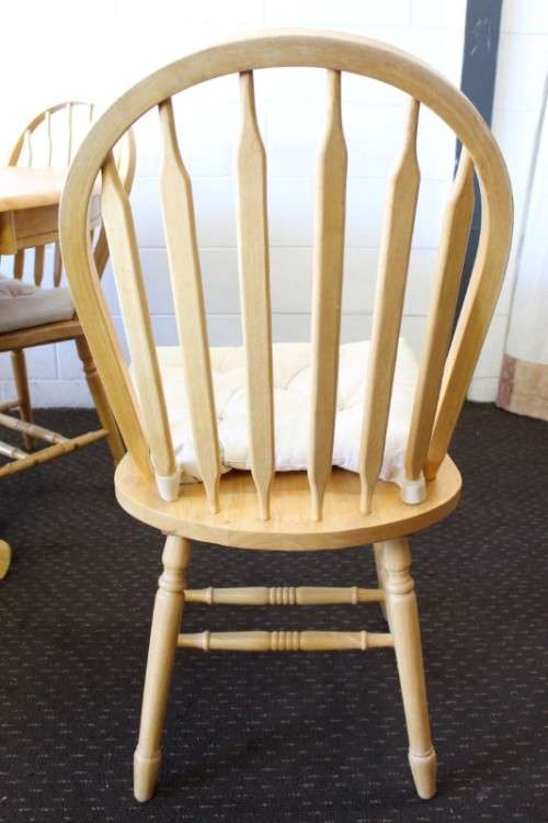 A stunning solid beech wood oval dining table with four gorgeous matching beech wood dining chairs