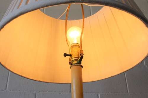 **RS17** A beautifully made vintage floor standing reading lamp with table tray and large shade