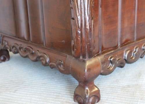 A stunning and beautiful hand carved solid Imbuia ball & claw kist with a 3-way lid & ample space