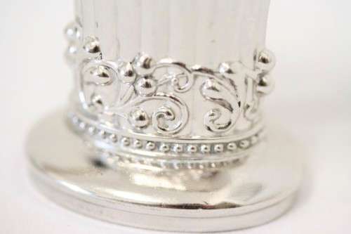 A spectacular vintage (1947) silver plate "Ronson New Port Table Lighter" made in England.