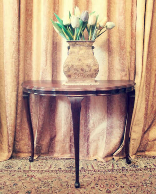 **RS17** A Queen Anne styled Imbuia half moon display/occasional table. Gorgeous in an entrance!!