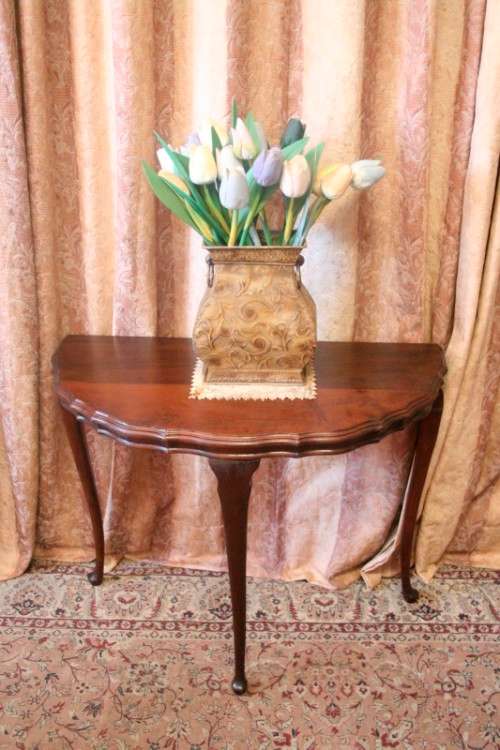 **RS17** A Queen Anne styled Imbuia half moon display/occasional table. Gorgeous in an entrance!!
