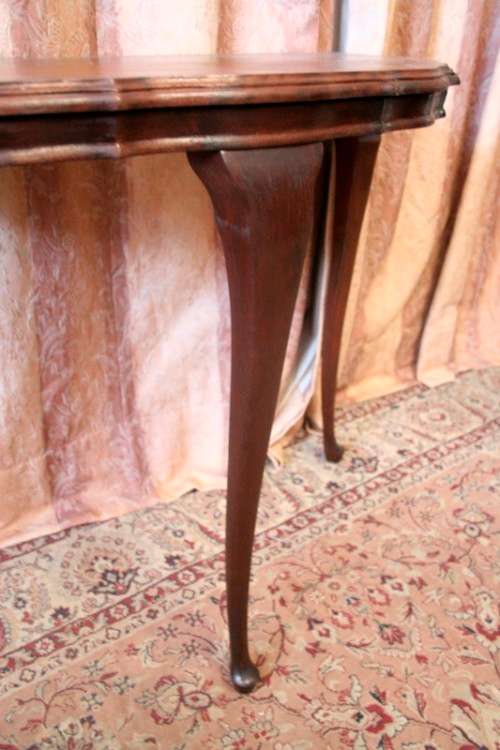 **RS17** A Queen Anne styled Imbuia half moon display/occasional table. Gorgeous in an entrance!!