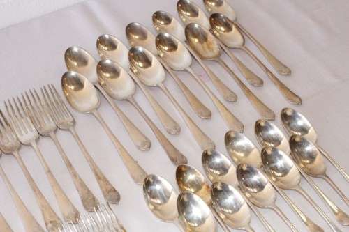 A superb antique c1920's (King George V) Mappin & Webb Art Deco fork & spoon cutlery set