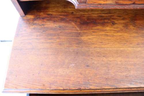 Beautiful antique solid oak 4-drawer dresser w/ bevelled glass tilting mirror & Art Nouveau handles