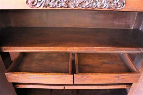 A truly magnificent antique (early 1800's) solid oak Dutch Kussing Kas w/ carved detailing & drawers