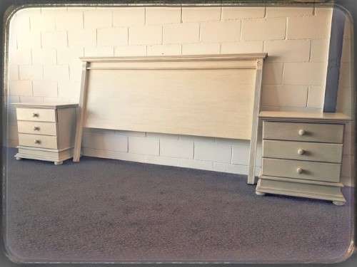 **RS17_Clearance** Wetherley's King size headboard & matching 3-drawer pedestals in an Ivory colour