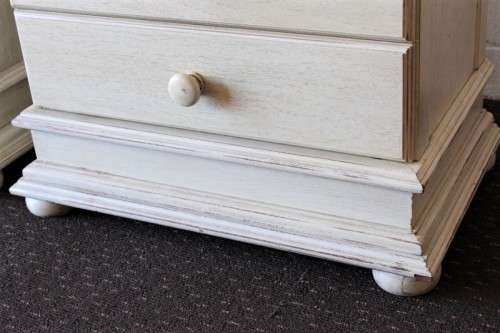 **RS17_Clearance** Wetherley's King size headboard & matching 3-drawer pedestals in an Ivory colour