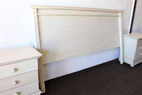 **RS17_Clearance** Wetherley's King size headboard & matching 3-drawer pedestals in an Ivory colour
