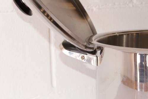 A stunning AMC Classic 18/10 stainless steel 30cm, 13.5 litre Gourmet Titan pot w/ "VISIOTHERM®" lid