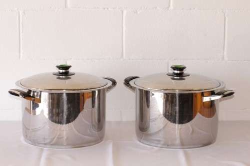 A stunning AMC Classic 18/10 stainless steel 30cm, 13.5 litre Gourmet Titan pot w/ "VISIOTHERM®" lid