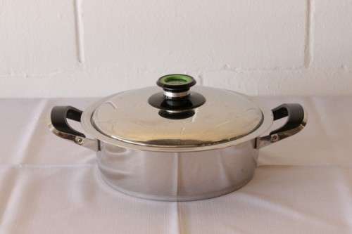 A wonderful AMC Classic 18/10 stainless steel 24cm Gourmet Deep pot with "VISIOTHERM®" lid