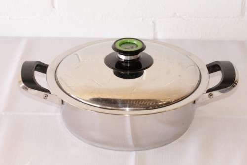 A wonderful AMC Classic 18/10 stainless steel 24cm Gourmet Deep pot with "VISIOTHERM®" lid