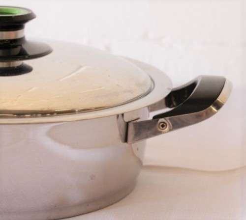 A wonderful AMC Classic 18/10 stainless steel 24cm Gourmet Deep pot with "VISIOTHERM®" lid