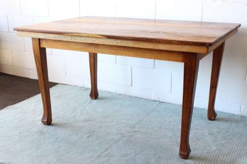 **RS17** Solid & substantial blackwood 6-seater dining table with clean lines in awesome condition