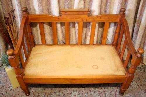**RS17** 2 awesome and well-made oregon two seater bench with cushions. bid/bench