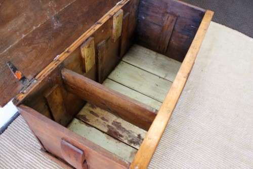 A gorgeous vintage/ antique? solid Oregon kist/ storage chest - the perfect large toy or linen box