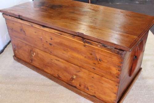 A gorgeous vintage/ antique? solid Oregon kist/ storage chest - the perfect large toy or linen box