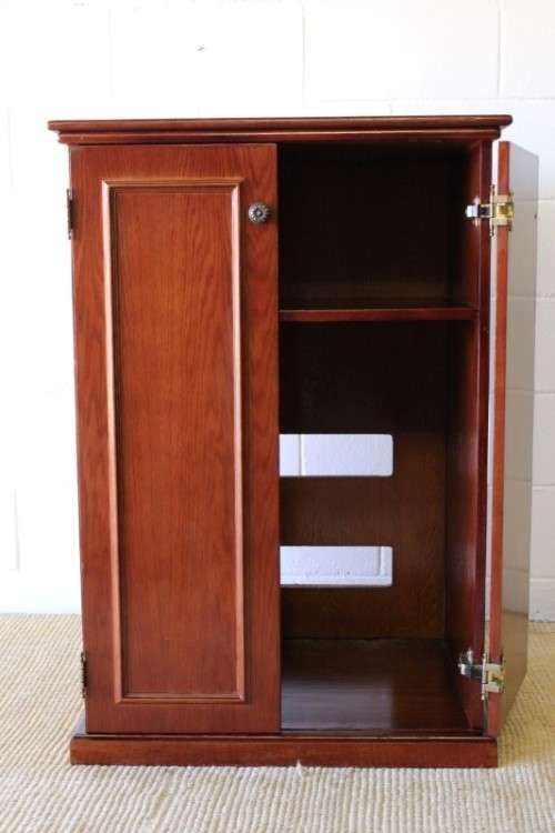 **RS17** A double door mahogany coffee station cabinet - ideal for a lodge or B&B or home