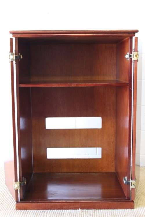 **RS17** A double door mahogany coffee station cabinet - ideal for a lodge or B&B or home