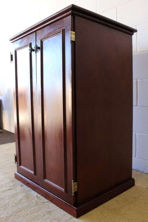 **RS17** A double door mahogany coffee station cabinet - ideal for a lodge or B&B or home