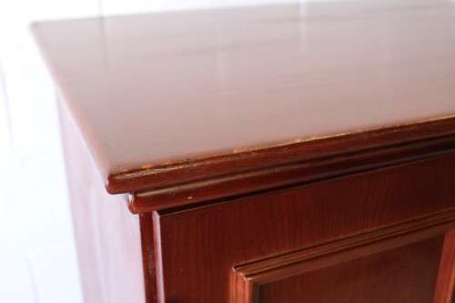 **RS17** A double door mahogany coffee station cabinet - ideal for a lodge or B&B or home