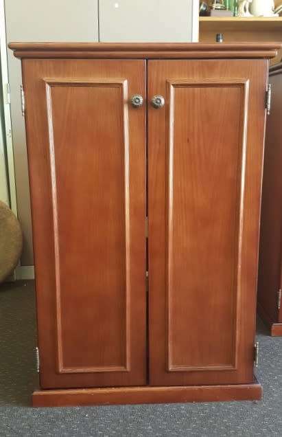 **RS17** A double door mahogany coffee station cabinet - ideal for a lodge or B&B or home