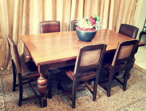 **RS17** An stunning vintage Oak 6-seater (92 x 182cm) dining room table w 6 leather chairs!