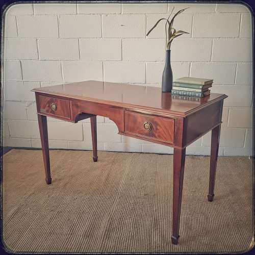 **RS17** Wonderful vintage Mahogany Regency-style desk with double drawers and fluted legs!!