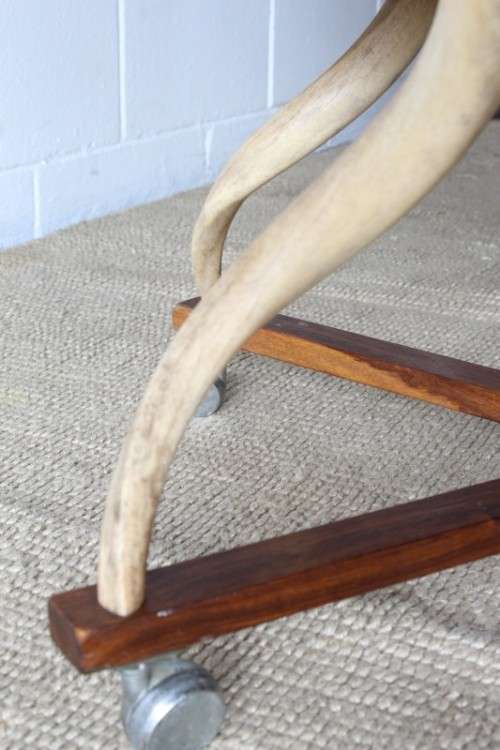 **RS17** A superbly made African blackwood 2-tier drinks/ tea trolley w/ stunning Kudu horn supports