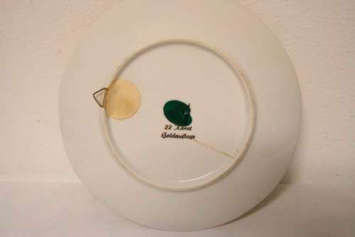**RS17** A wonderful 22 karat German made Goldauflage love story portrait wall plate with a hook.
