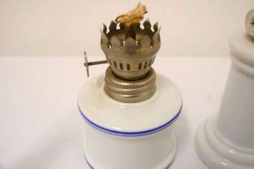 **RS17** 3x blue & white porcelain Kerosene hurricane lamps in good condition - PRICE FOR THE SET
