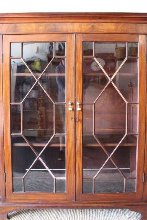 A beautiful antique Edwardian stained Oak four door display cabinet/ bookcase in awesome condition!