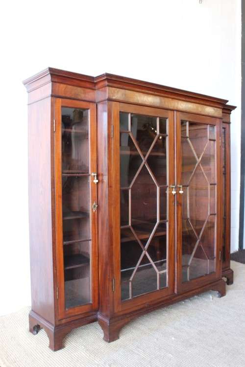 A beautiful antique Edwardian stained Oak four door display cabinet/ bookcase in awesome condition!