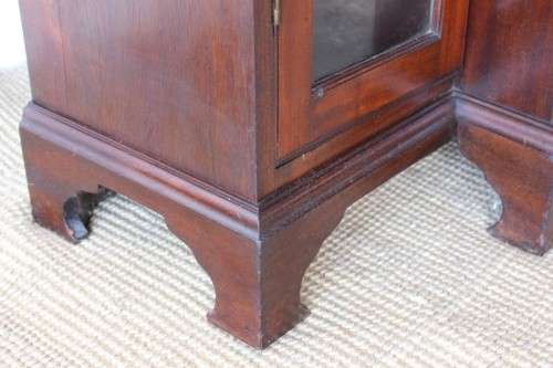 A beautiful antique Edwardian stained Oak four door display cabinet/ bookcase in awesome condition!