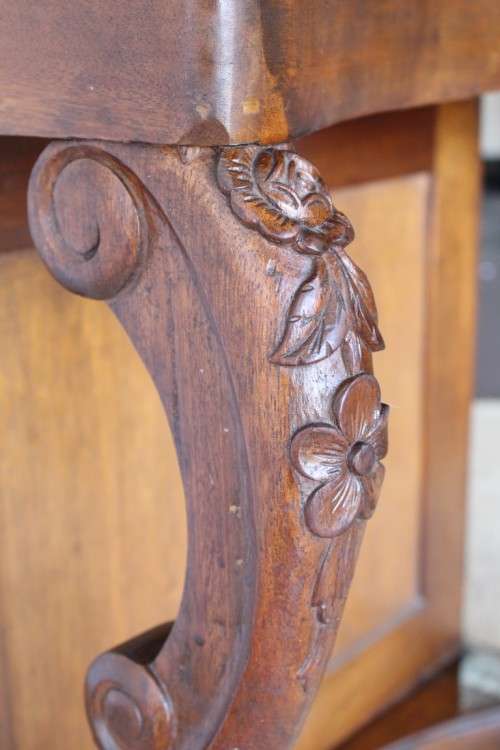 RARE antique Victorian (c1880) 4-drawer davenport (ship's captain desk) with a leather top
