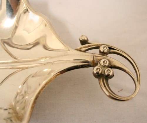 **RS17** Two vintage silver plated sweet, nuts etc bowls w/ gorgeous detailing. one price for both.