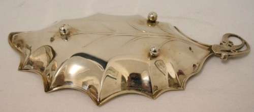 **RS17** Two vintage silver plated sweet, nuts etc bowls w/ gorgeous detailing. one price for both.