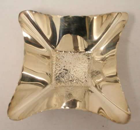 **RS17** Two vintage silver plated sweet, nuts etc bowls w/ gorgeous detailing. one price for both.