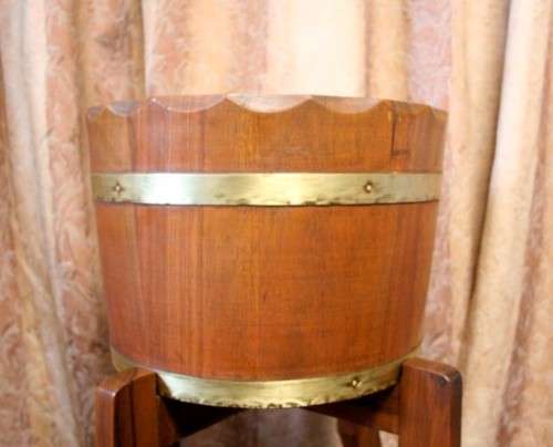A superb vintage tall Imbuia planter stand with a brass-ring bowl in wonderful condition