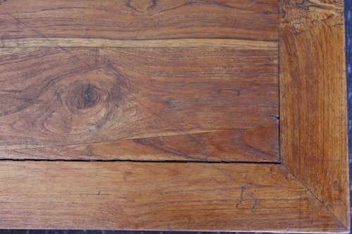 A superb & beautifully made vintage oriental Elm wood square centre coffee table in lovely condition