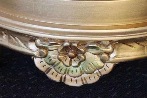 Fabulous tall gold gilded curved glass display cabinet w/ ornate detailing & a light in the cabinet