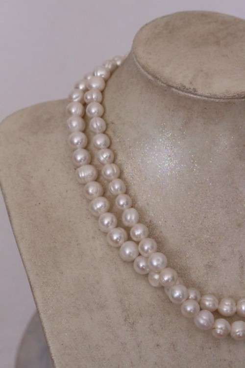 Beautiful double-strand genuine cultured white baroque pearl ladies necklace w/ larger white pearls