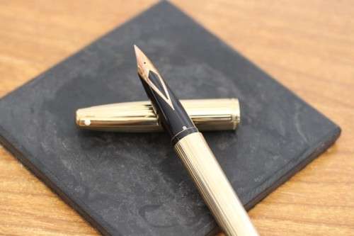 **RS17** Superb Sheaffer Imperial 777 gold plated fountain pen w/ 14ct gold nib in its original box
