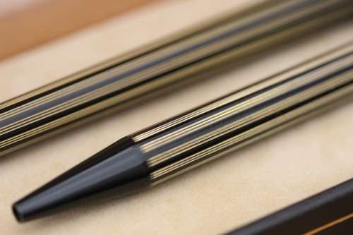 **RS17** Boxed Sheaffer Targa 675 Regency Stripe gold plated fountain pen & ballpoint pen set