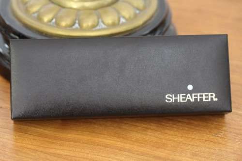 **RS17** Boxed Sheaffer Targa 675 Regency Stripe gold plated fountain pen & ballpoint pen set