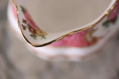 A gorgeous Royal Albert fine bone china milk jug/ creamer in the very pretty "Lady Carlyle"  pattern