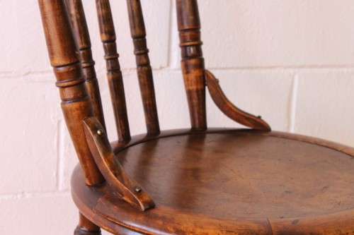 A stunning antique spindle-back occasional chair w/ a round seat and gorgeous turned legs & supports