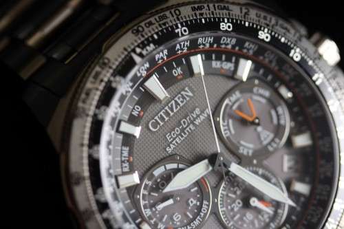 **RS17** Incredible boxed Citizen Titanium Eco-Drive GPS wrist watch in the original box with papers