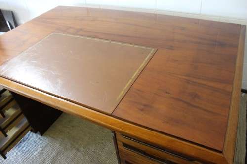 **RS17** A vintage large Yew wood executives office desk with a leather inlay top and ample space!!